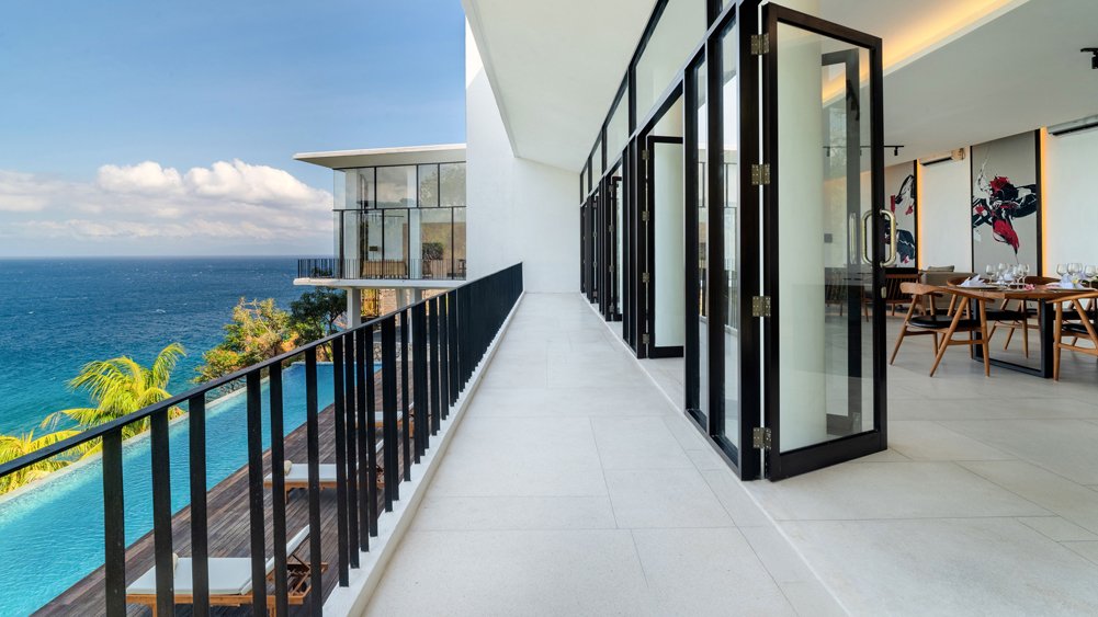 Elite Havens - Villa Kukenan - Lombok Indonesia - Breezy living and dining area